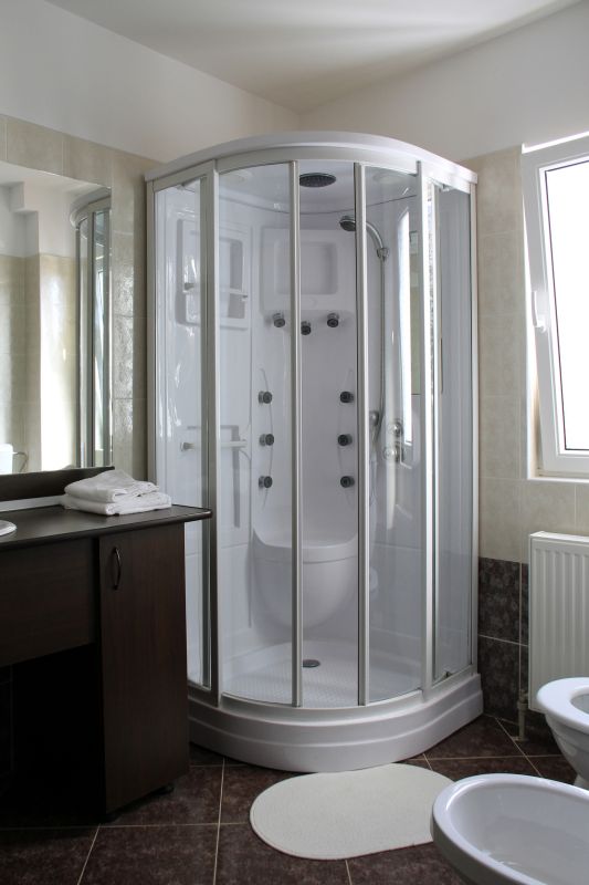 Innovative Shower Space Use